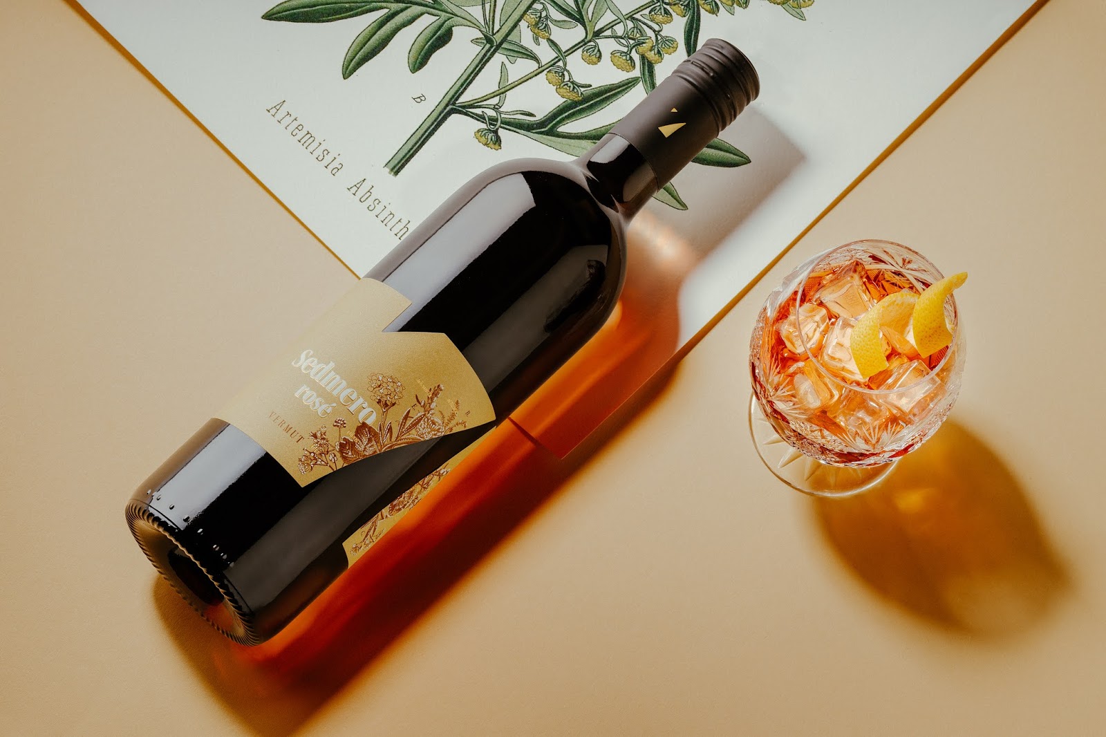 紅酒酒標設計瓶型設計(圖1)