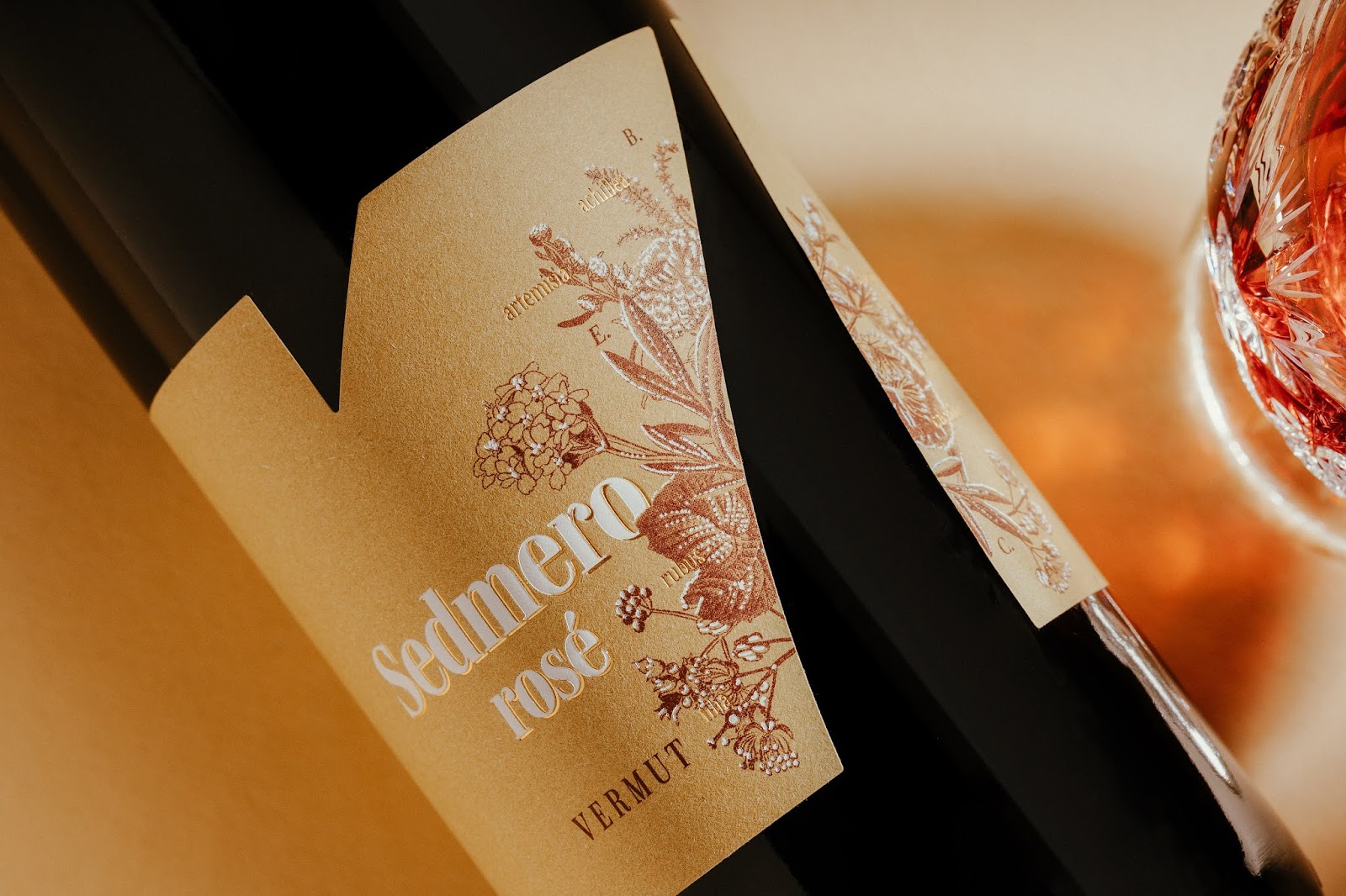 紅酒酒標設計瓶型設計(圖5)