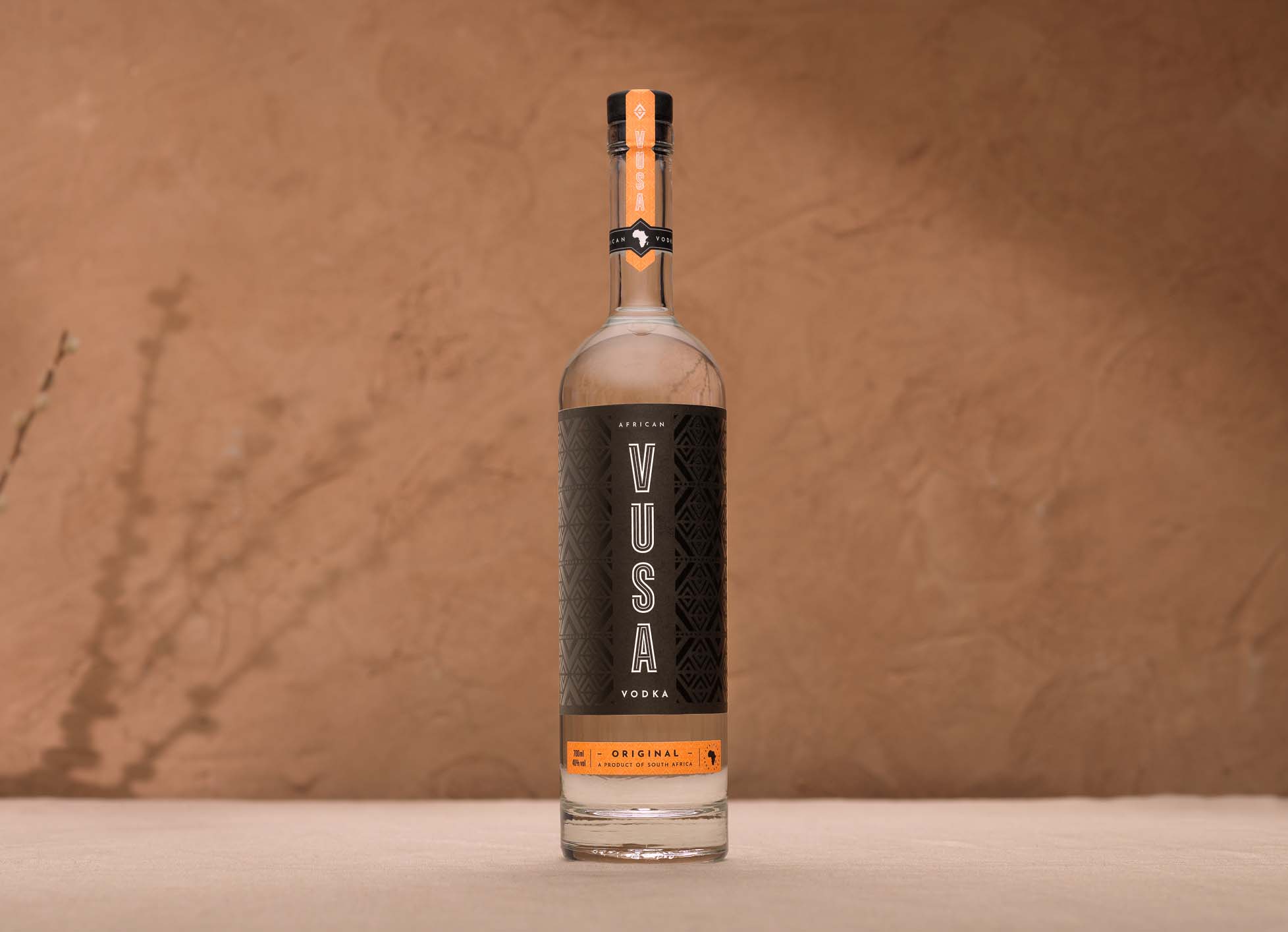 光瓶子伏特加酒包裝設計(圖1) 光瓶子伏特加酒包裝設計(圖1)