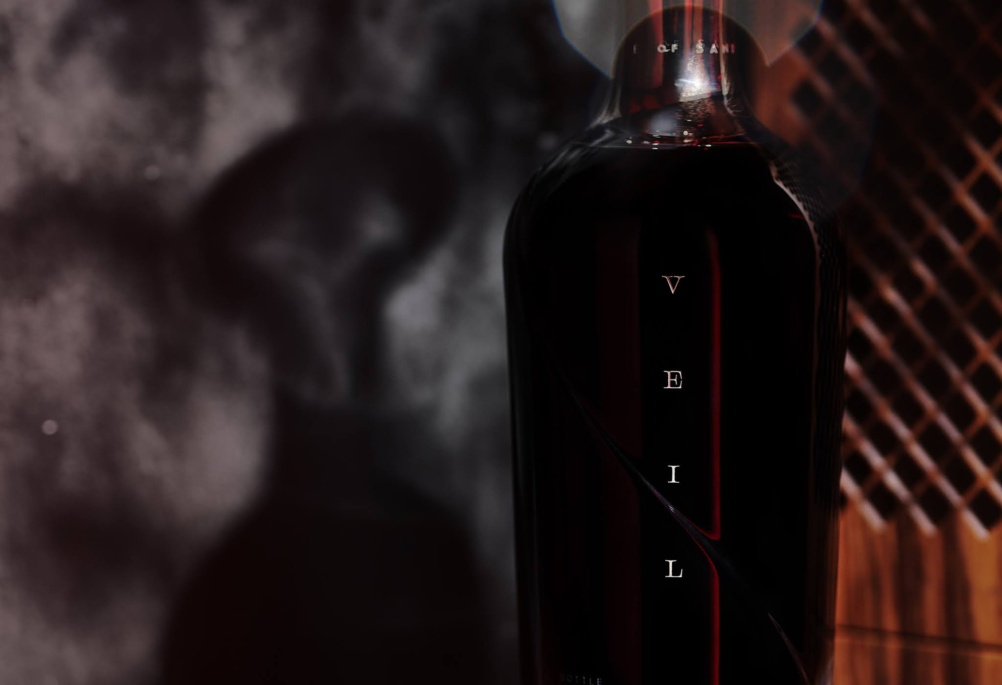 紫檀木水晶瓶的葡萄酒包裝非常奢華(圖11) 紫檀木水晶瓶的葡萄酒包裝非常奢華(圖11)