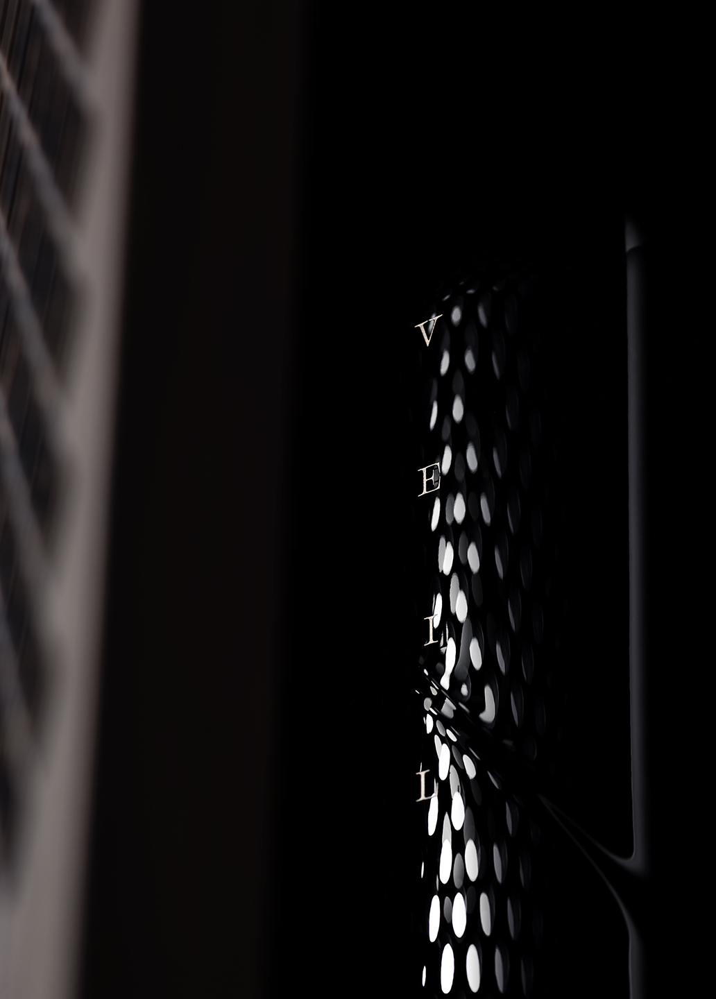 紫檀木水晶瓶的葡萄酒包裝非常奢華(圖10) 紫檀木水晶瓶的葡萄酒包裝非常奢華(圖10)