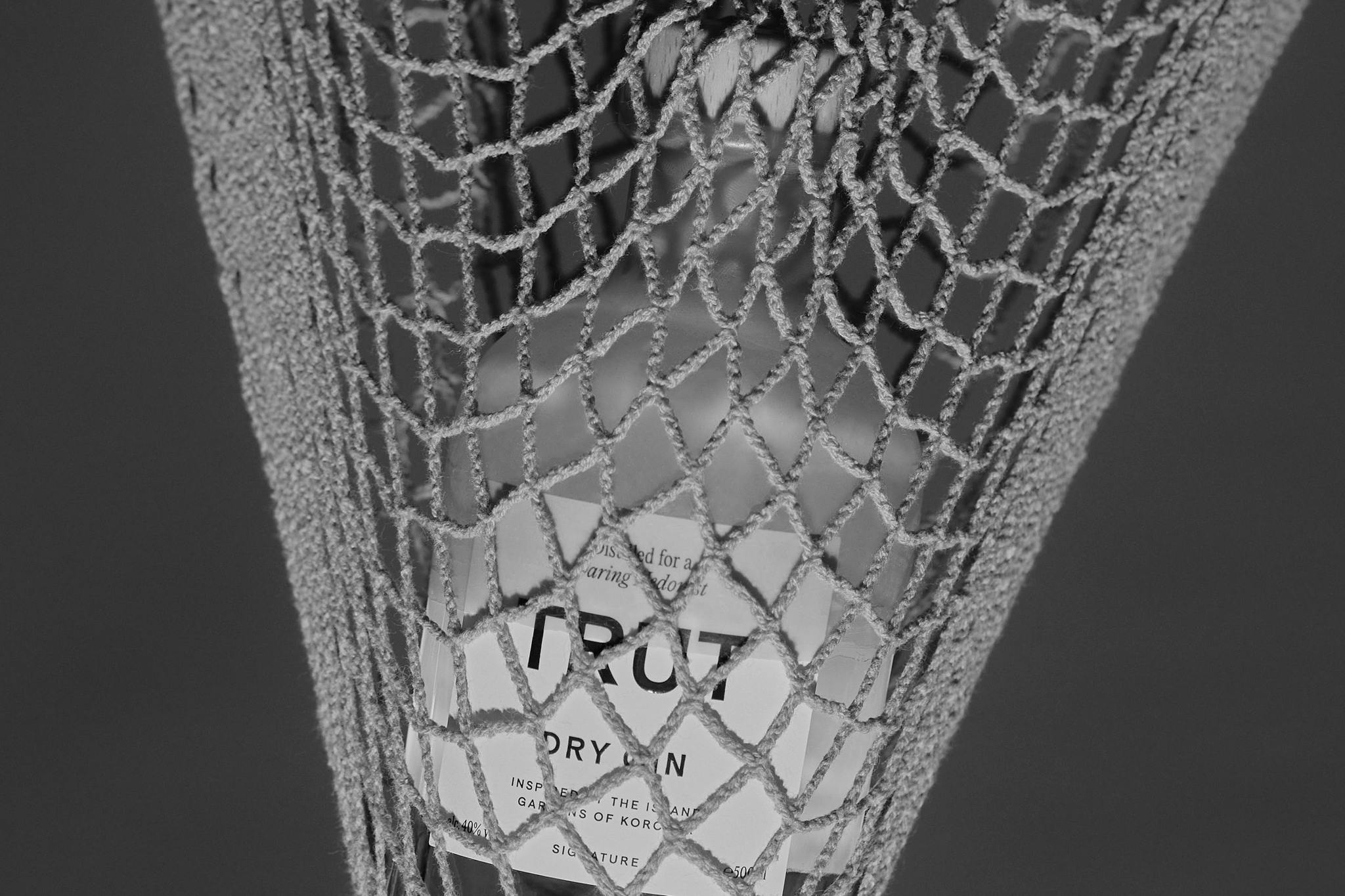 TRUT酒包裝，迷人的酒瓶專注于每一個(gè)設(shè)計(jì)細(xì)節(jié)(圖5)