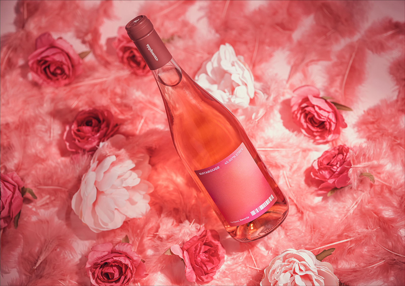 帶有可播放音樂的互動標簽的葡萄酒包裝這樣設計(圖7)