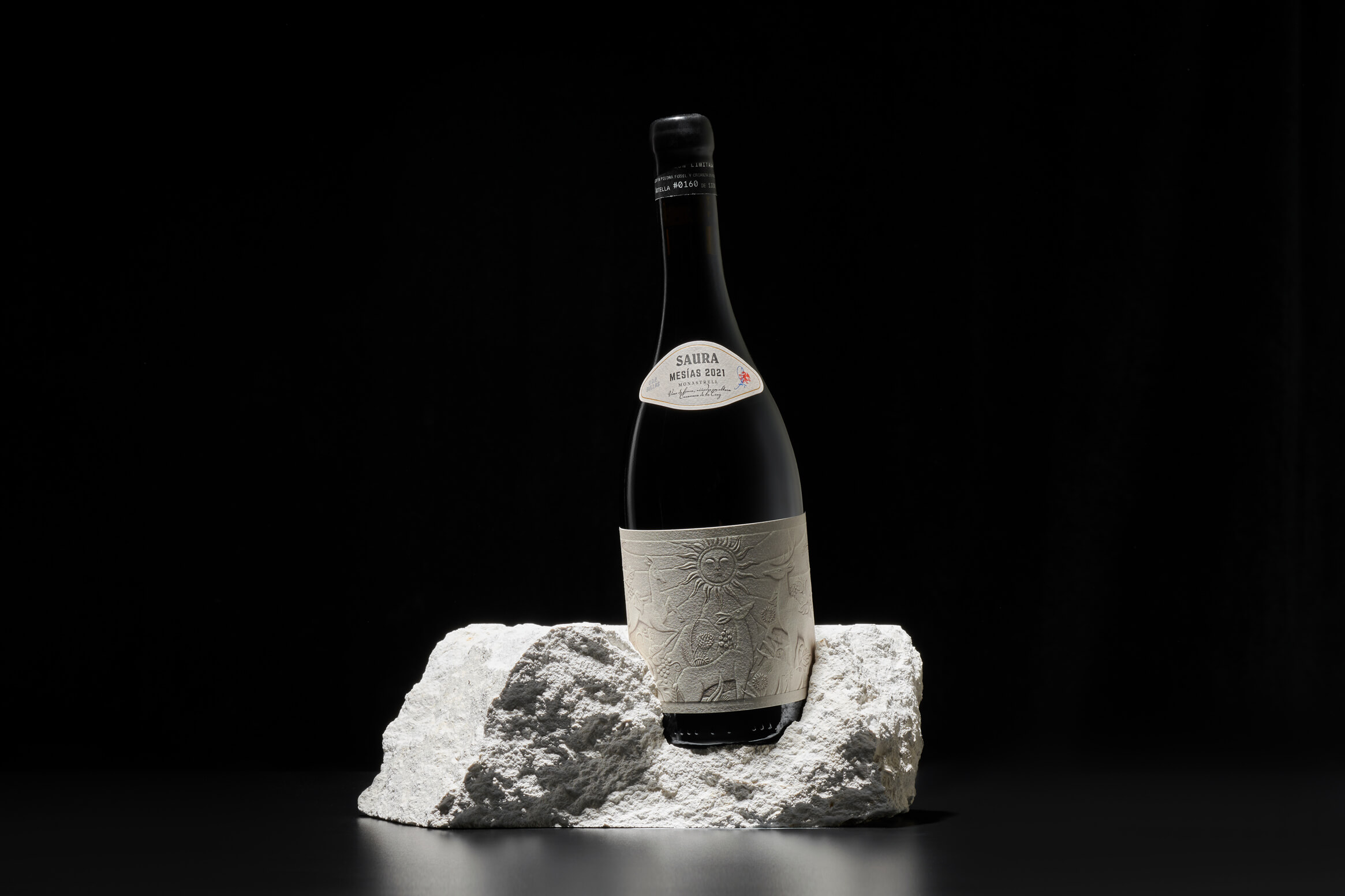 SAURA從石頭中誕生的酒包裝這樣設計(圖6)