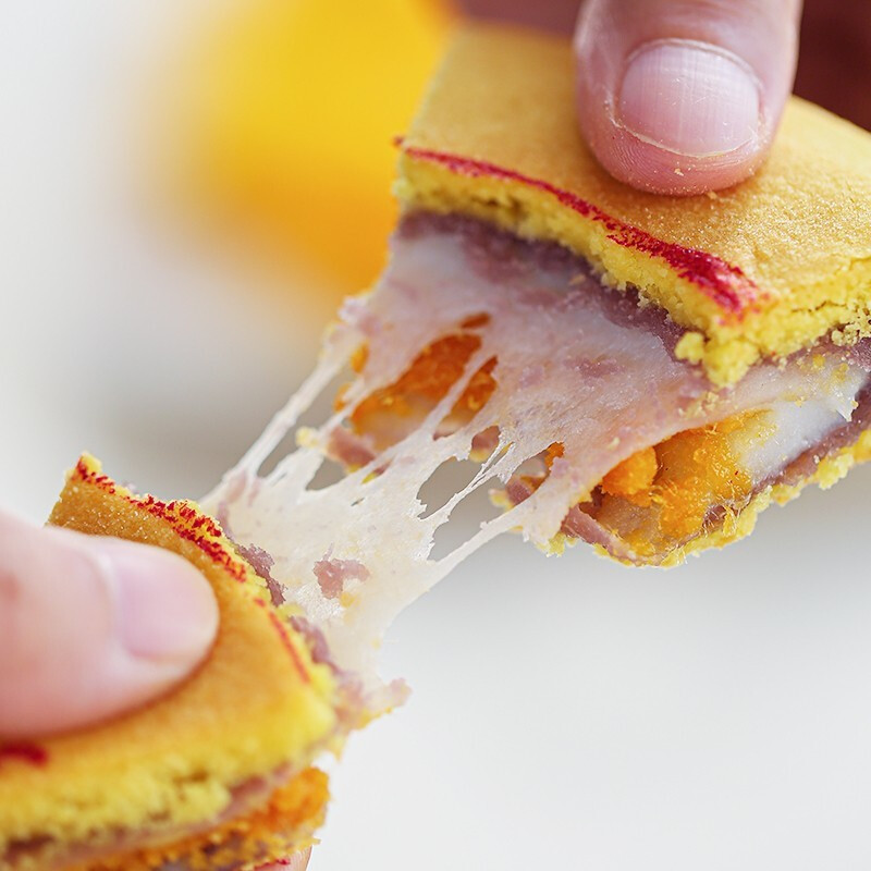 悅入百萬 閩南大悅餅 香芋蛋黃肉松 廣式月餅 禮盒裝包裝禮盒產品包裝創意設計欣賞(圖5)