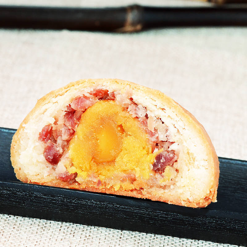 虹山如愿 火腿蛋黃滇式月餅 100g*10袋包裝禮盒產品包裝創意設計欣賞(圖2)