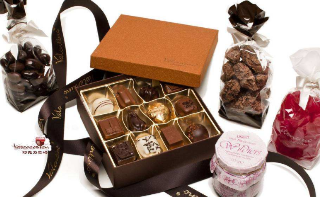 Valentino凡情蒂諾品牌logo與食品包裝設計欣賞(圖3)