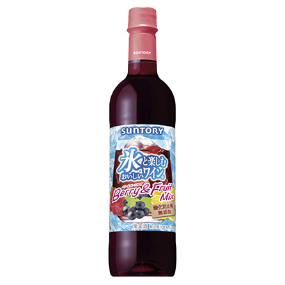 冰和享受的美味葡萄酒。無(wú)抗氧化劑漿果水果酒類包裝設(shè)計(jì)(圖1)